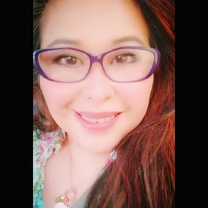 Meet your Posher, Claudine